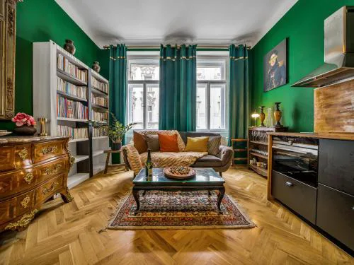Spacious 85 sqm Apartment for Monthly Stays