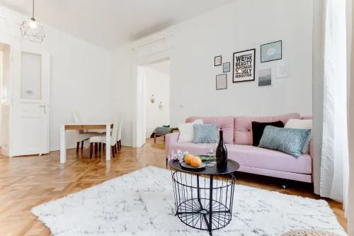 Spacious cozy 2bds apt in center - stp4