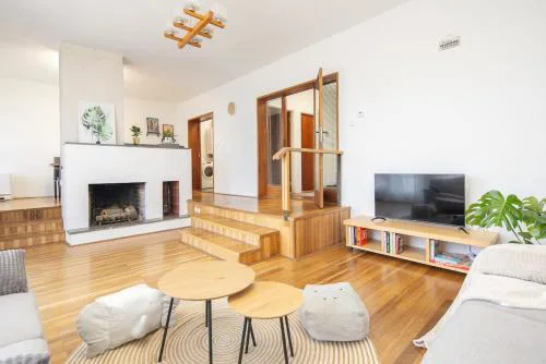 Spacious House with Garden 15 min walk from Castle
