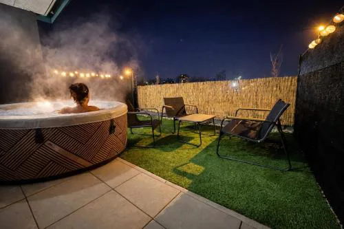 Stylish Studio with Private Hot Tub & Terrace