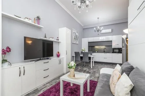 Sweet Home in Historic Mala Strana next to Prague!