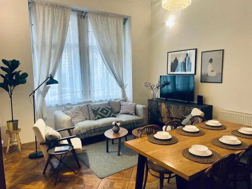 Three Bedroom Apartment near Riegrovy Sady