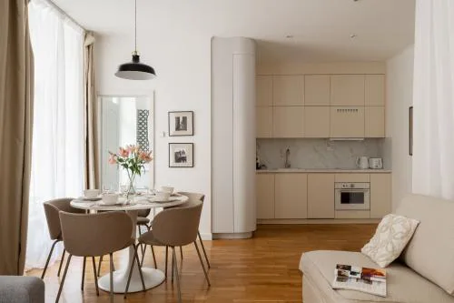 Spacious Old Town Apartment Perfect Home for 5