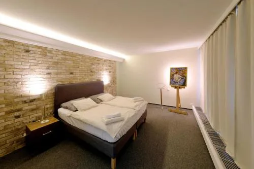 ViDa Prostorný 220 m2 3BR Apartmán s Krbem a Zahradou, Ideální pro Rodiny