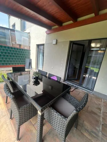 Villa many separate rooms with Free Parking Praha 4 libuš