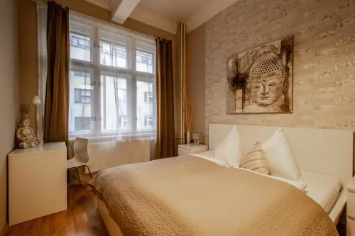 Wenceslas Sq 3BDR Apartment
