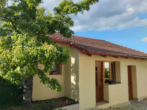 Malé útulné studio s koupelnou a kuchyňkou