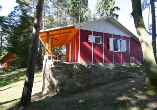 Chata s terasou 60m od vody