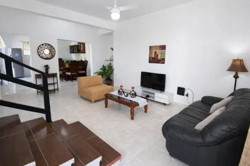 Spacious Family Home with Air Conditioning and Private Parking