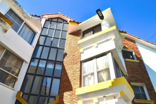 Cozy apartment - steps from Playa Costambar