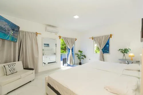 Crown ll-3 Bedrooms-Pool-Close to everything!