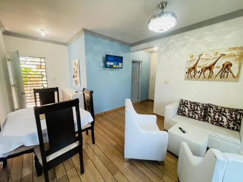 impecable 2 Bedroom Apartment Steps from the Pier