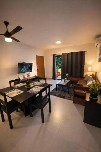 Modern 3 Bedroom Penthouse Apartment with Free Parking - 6