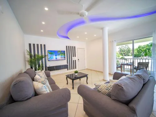 2BR Luxury Apartment in Heart Of Nightlife Area