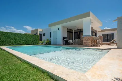 Caribbean Vibes , Compact & Elegant , Close to All