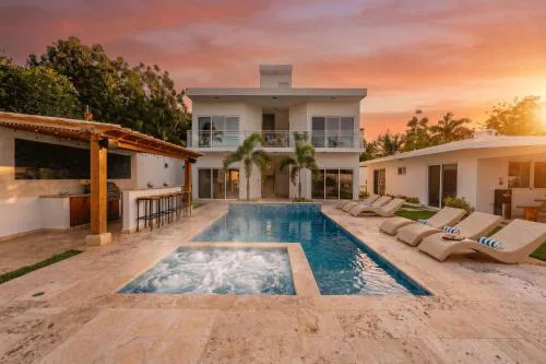Green Palace 7 Bedroom Villa in Sosua with Security