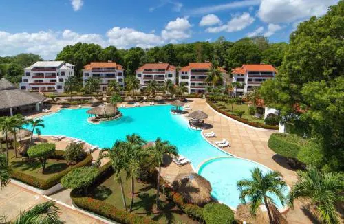 The biggest swimming pool in Sosua, frente a la piscina más grande en sosua