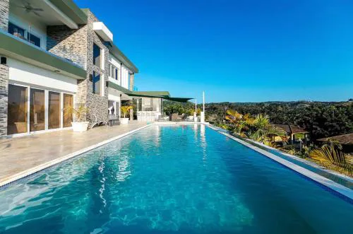 Villa real con piscina panorámica para más de 14 huéspedes