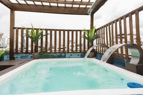 8BR Penthouse Jacuzzi, Pool Table Terrace