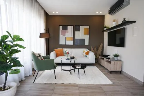 Breakfast Included at Regatta Living 802