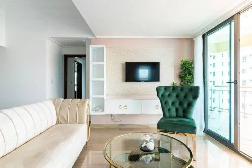 3 BDR Ocean View luxury Apartment . Sleeps 6