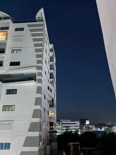 Central Suites Tower T&T rentals