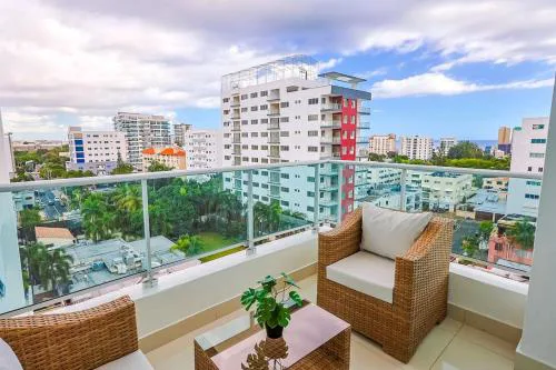 Elegant Centric Apt Near all