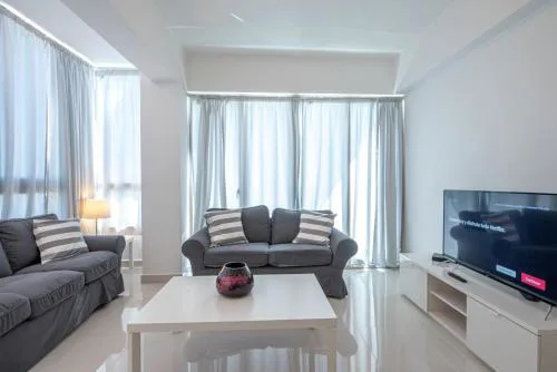 Escape Apartments, Balcony, Pool & Gym in La Julia