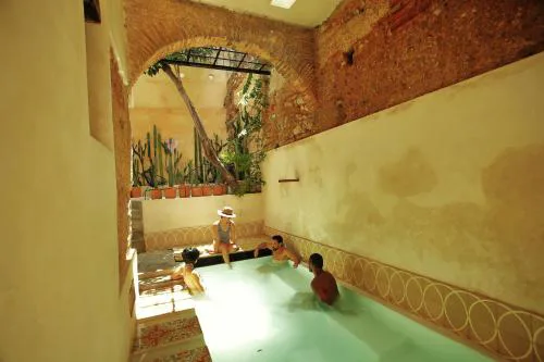 FIXIE LOFTS - Colonial Villa Suites with Pool
