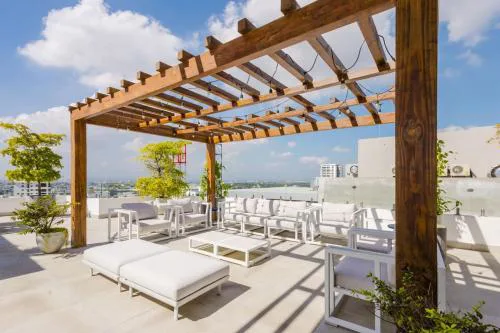 Luxury City Center Condo, Roof Top Jacuzzi
