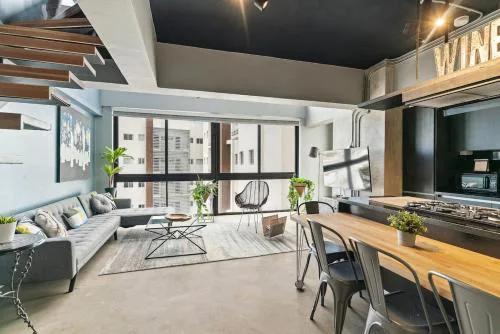 PH Loft, 3floors,Private Jacuzzi n terrace,Kingbed