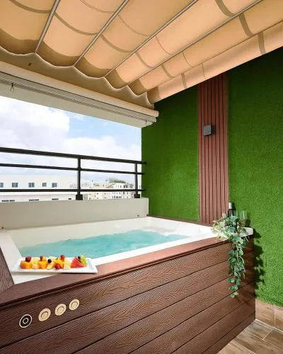 {The~City~Escape} @DowntownSD PrivéJaccuziWiFi