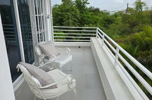 Delux private Room balcony