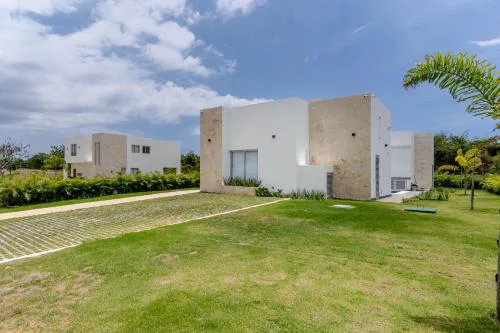 Elegant Seaside Villa Steps to Beach & Golf Course