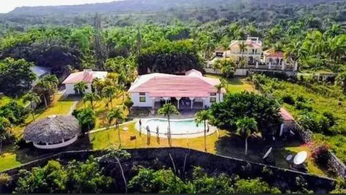 Ocean Breeze Villa Carismar