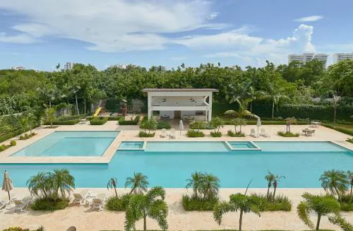 ®{CoralCliffs~Executive} @JuanDolio Pool Gym