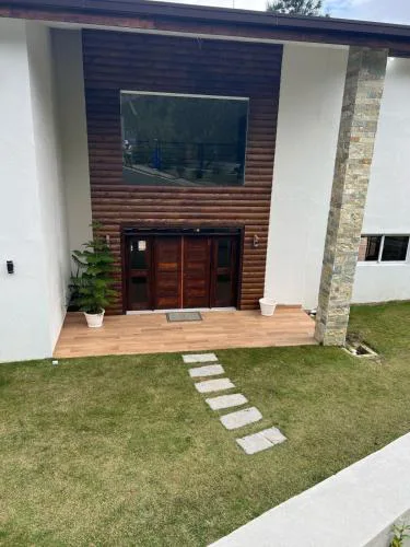 Villa Reyes Vega - Private Pool & BBQ - La Colonia, SC
