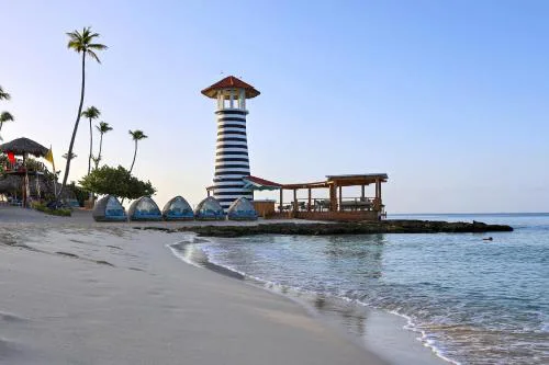 404-C Luxurious Apartment 5 Minutes from the Beach