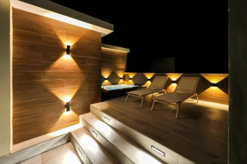 504 New, Fantastic Rooftop with Private Jacuzzi