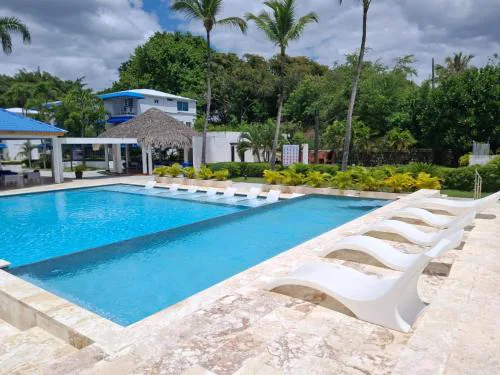 Acceso A La Playa, Early Check-in ó Late Check-Out Gratis, Piscina,Jacuzzi, Gazebos, Zona De BBQ, Parqueos, Cámaras De Seguridad, Control De Acceso, Al Lado De Hoteles, Campos De Golf, Restaurantes, Bares, Minimarkets, Tiendas y Comercios
