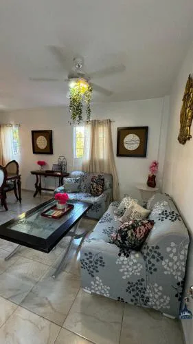 Céntrico con wifi, luz,gas, TV y aire incluido