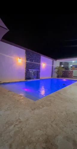 House with Pool and Calm