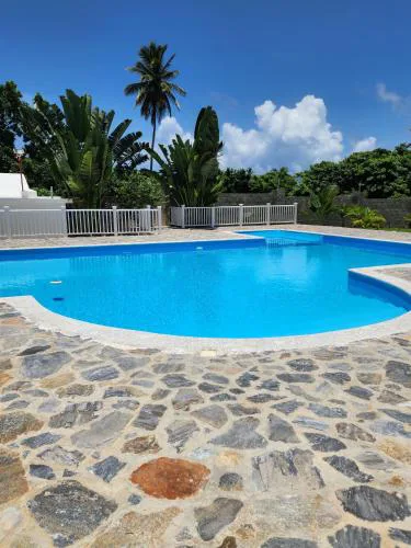 Bella Villa Roomy apartment at 5 min walk to the beach