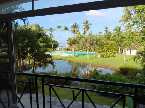 Bonita Village Beachfront Apt with Pool & Balcony