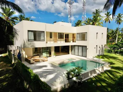 Luxury Family Villa With Pool Near Playa Bonita