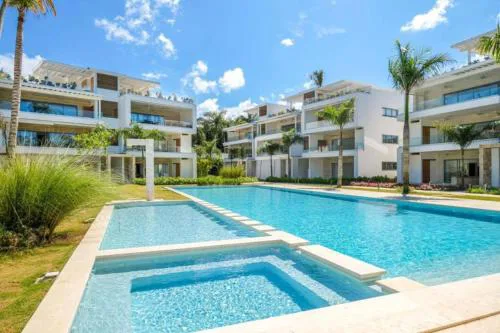 Modern 2BD With Pool And Huge Private Terrace