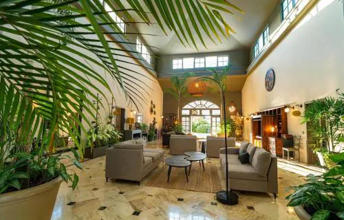 Oris Chic & Tropical Suite, Breakfast