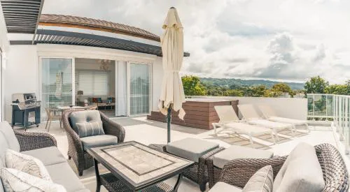 Penthouse with jacuzzi in Lake View