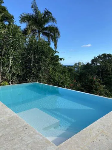 Propiedad de alto standing con vista al mar, piscina, tenis, hasta 12 personas