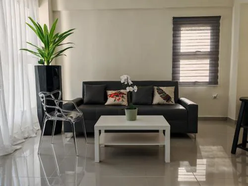 2 Bdrm, Wi-fi, Hot Water Near Beach and River, 2R